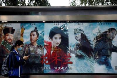 ЭКСКЛЮЗИВ-Китай запретил СМИ писать о фильме "Мулан" после международной критики