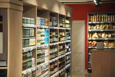 В Госдуме оценили идею о повышении возраста продажи алкоголя