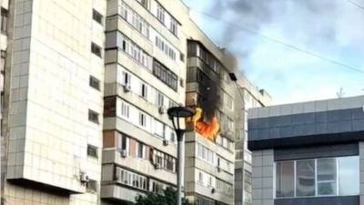 В Алматы в многоэтажном доме на улице Розыбакиева произошёл пожар