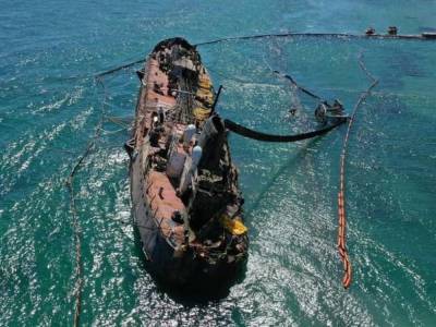 В Сеть выложили ролик транспортировки танкера Delfi в Одессе