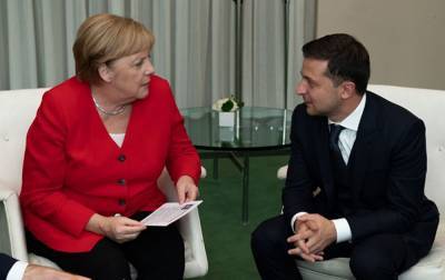 Зеленский провел очередные переговоры с Меркель