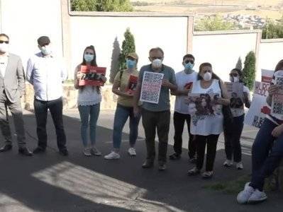 Акция протеста у здания посольства Беларуси в Армении