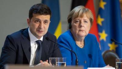 Зеленский с Меркель обсудили ситуацию на Донбассе