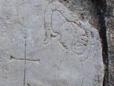 Обнаружено граффити с изображением фантастического существа, которому 800 лет