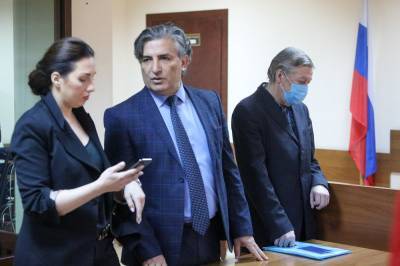 Минюст решил наказать участвовавших в процессе над Ефремовым адвокатов