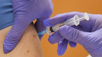 В центре Гамалеи сравнили эффект от вакцинации с иммунитетом после коронавируса