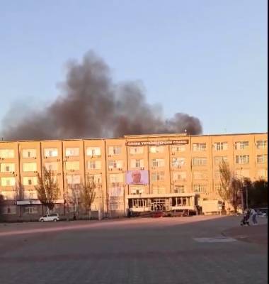 В Северодонецке во дворе ВГА вспыхнул пожар - видео
