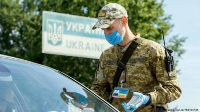 Кабмин изменил правила въезда иностранцев в Украину: кого будут пускать