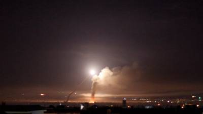 СМИ: Средства ПВО Сирии отражают ракетную атаку Израиля