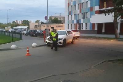 В больницу Екатеринбурга доставлен 7-летний мальчик после ДТП с Фольксвагеном