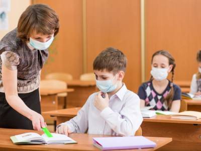 В Украине резко увеличилось число заболевших коронавирусом учителей и школьников - Минздрав