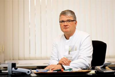 Немецкий пульмонолог: «Мы должны позволить людям болеть коронавирусом»