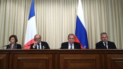 Встреча глав МИД РФ и Франции перенесена по просьбе Парижа