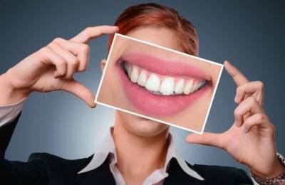 В соцсети TikTok набирает популярность флешмоб, угрожающий здоровью зубов