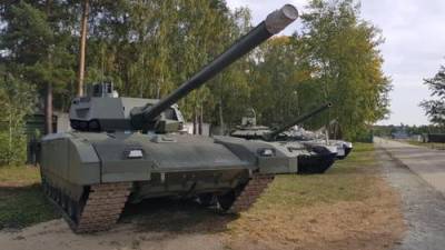 Танк Т-14 "Армата" впервые покажут на Дне танкиста в Екатеринбурге