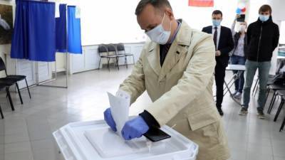 Курганский губернатор Шумков досрочно проголосовал за депутатов облдумы