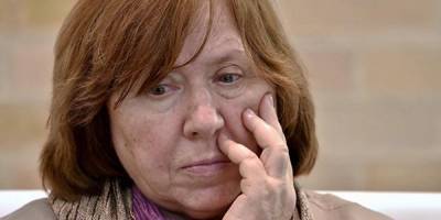 Алексиевич припомнили панегирик Дзержинскому после ее обращения к "братьям"-россиянам