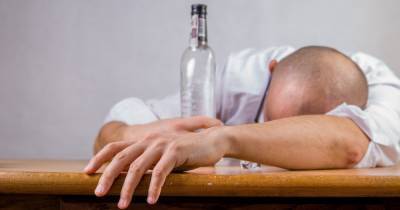 Установлено, какое количество алкоголя приводит к деменции