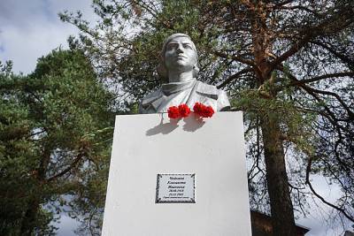 В сыктывкарском Седкыркеще провели реконструкцию памятника Лизе Чайкиной