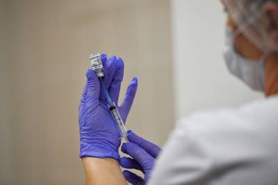 Российской вакциной от коронавируса решили привить больше миллиарда человек