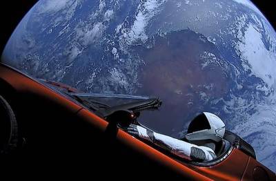 Запущенный в космос Tesla Roadster классифицировали как космический мусор
