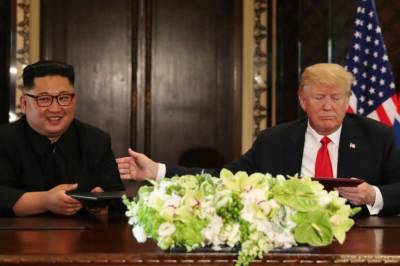 "Мое уважение к вам никогда не ослабнет": СМИ обнародовали дружескую переписку Ким Чен Ына с Трампом