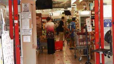 Магазины перед тотальным карантином: паники нет, дефицита продуктов не наблюдается