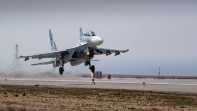 Истребитель РФ перехватил два американских самолета над Черным морем