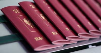 РФ изменит порядок пребывания иностранцев и получения гражданства