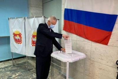 Глава Магнитогорска проголосовал на выборах депутатов ЗСО