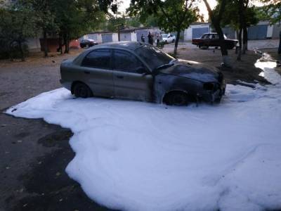 В Северодонецке тушили 9 горящих автомобилей