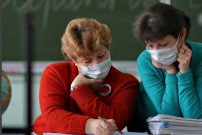Роспотребнадзор посоветовал костромским учителям носить маски постоянно