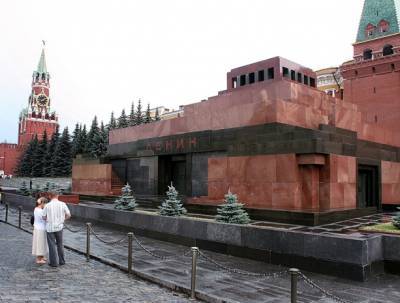 В Москве озаботились, что делать с мавзолеем Ленина
