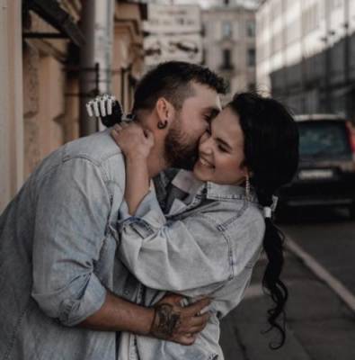 Россиянка, которой экс-супруг отрубил кисти, показала видео в честь годовщины свадьбы