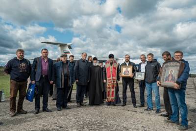 Жителей Тверской области, чтобы перестали пить, снова окропили святой водой с неба