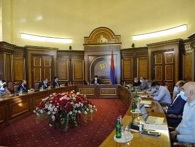 На очередном заседании комиссии по конституционным реформам обсудили вопрос взаимного уважения между властями