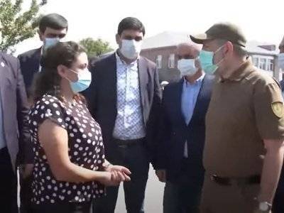 В Хндзореске к премьер-министру Армении обратилась жена оказавшегося в азербайджанском плену Нарека Сардаряна