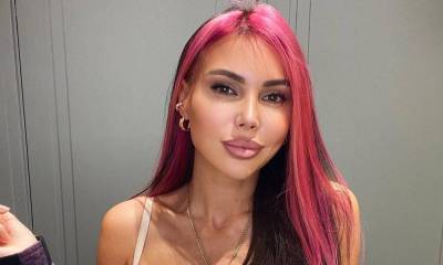«Беру от жизни все»: Оксана Самойлова покрасила волосы в розовый