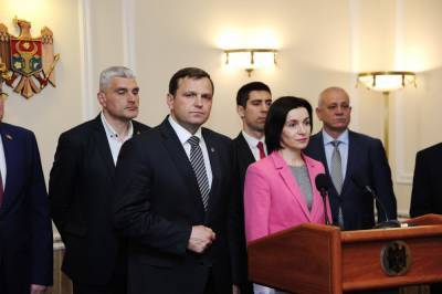 Молдавская оппозиция готова объединиться против Додона