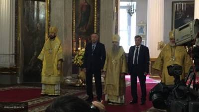Беглов торжественно преподнес памятную медаль митрополиту Варсонофию