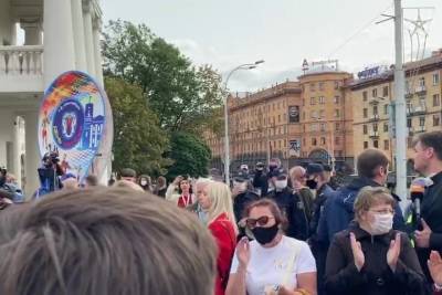 В Минске начались женский марш и мотопробег солидарности