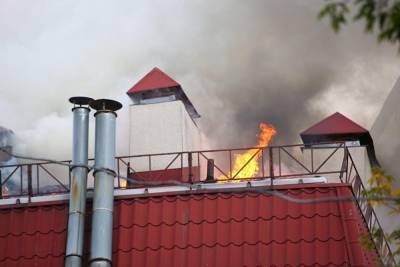 В Екатеринбурге потушен пожар в здании с надзорными ведомствами