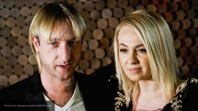 Плющенко и Рудковская отметили стальную свадьбу
