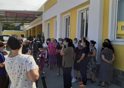 В Батуми протестуют медики, требуя надбавок за работу с ковид-пациентами