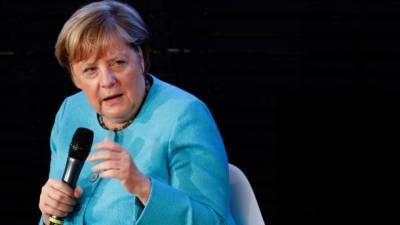 Меркель заявила, что демократию в Беларуси растоптано ногами