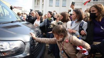 В Минске правоохранители начали задерживать участниц «женского марша»