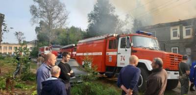 Трагедия в Тверской области: на пожаре погибла женщина, еще трое госпитализированы