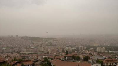Столицу Турции сковала песчаная буря (фото и видео)