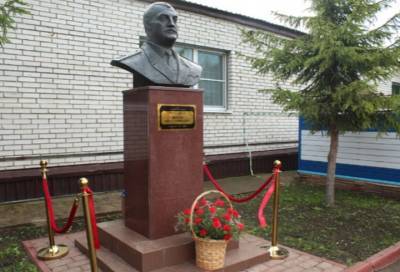 В Ленобласти увековечили память Героя Российской Федерации Игоря Шифрина