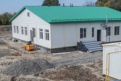 В Вагайском районе строят новые школы взамен деревянных